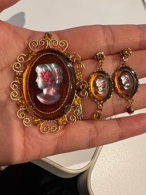 JULIANA (DeLizza & Elster) / Celebrity NY Vintage Cameo Jewelry Set